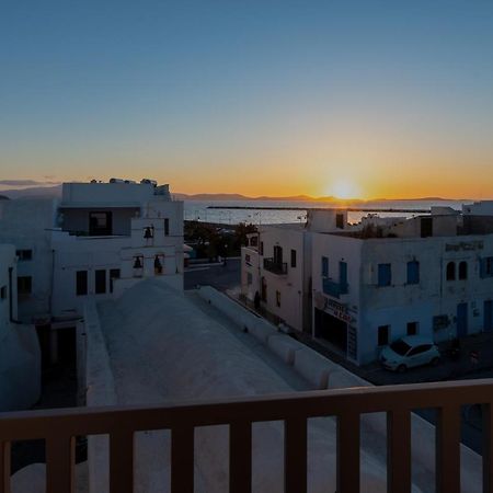 El_Puerto Luxury Port Suites Naxos City Exterior foto